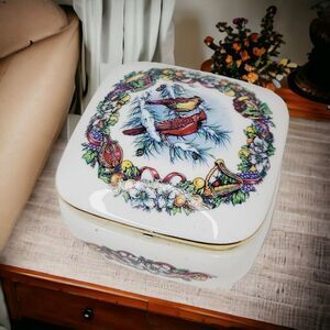 VTG 1990 HERITAGE HOUSE MELODIES OF XMAS JOY TO THE WORD CARDINAL MUSIC BOX